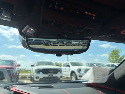 Used 2024 Chevrolet Corvette Stingray Premium Cpe w/ Z51 Performance Package image 27