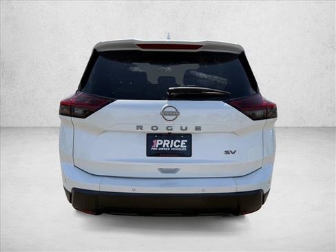 Used 2024 Nissan Rogue SV FWD image 6