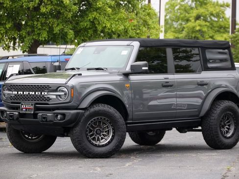 Certified 2022 Ford Bronco Badlands w/ Sasquatch Package AWD/4WD image 12