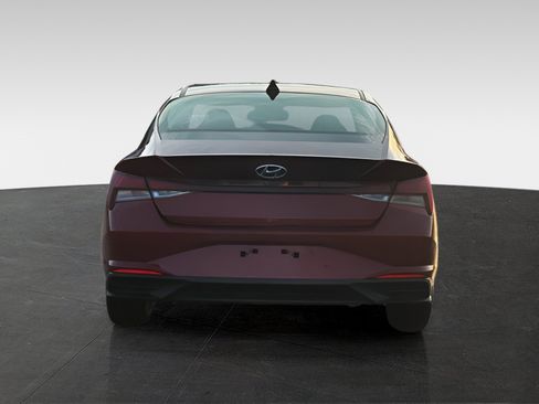 Used 2023 Hyundai Elantra SEL FWD image 6