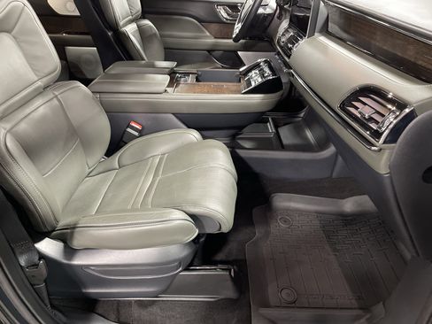 Used 2022 Lincoln Navigator Black Label image 14