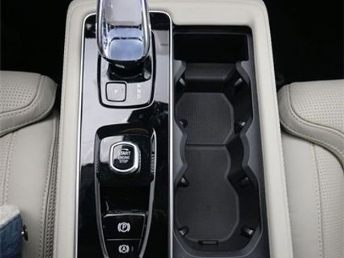 New 2026 Volvo XC90 B6 Ultra image 11