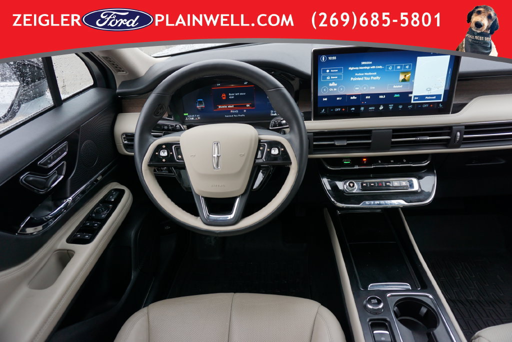 Used 2025 Lincoln Corsair Grand Touring AWD/4WD image 16