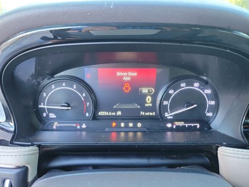 Used 2022 Lincoln Corsair FWD w/ Premium Package image 23