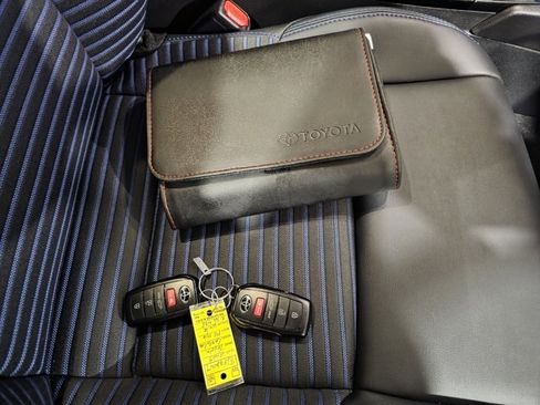 Used 2025 Toyota Corolla Cross AWD Hybrid w/ Convenience Package image 9