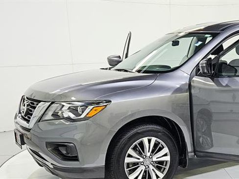 Used 2020 Nissan Pathfinder S FWD image 30