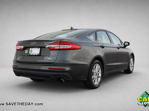 Used 2020 Ford Fusion SE FWD image 8