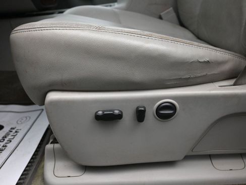 Used 2010 Chevrolet Silverado 1500 LTZ w/ Convenience Package image 19