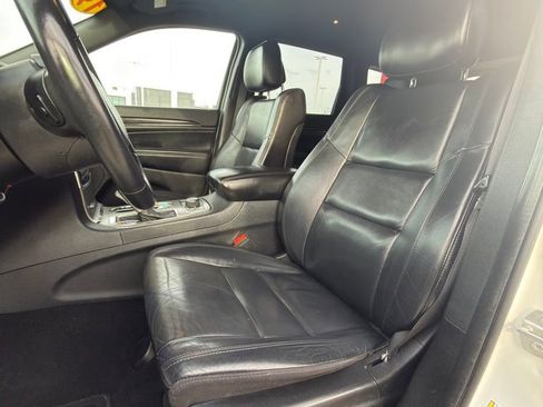 Used 2019 Jeep Grand Cherokee Limited AWD/4WD image 14