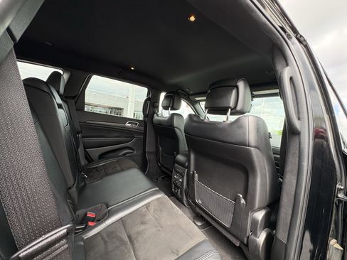 Used 2022 Jeep Grand Cherokee Laredo X AWD/4WD image 17