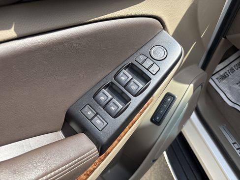 Used 2020 Chevrolet Tahoe Premier w/ Premier 6.2L Value Package image 15