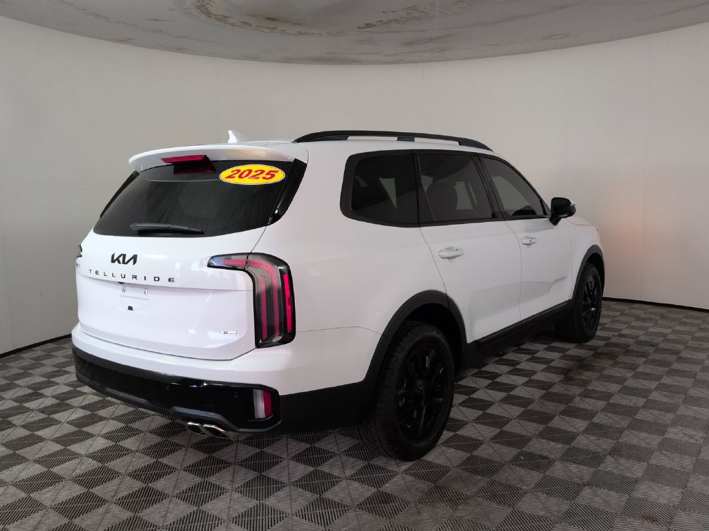 Used 2025 Kia Telluride AWD image 6