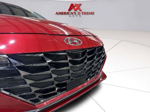 Used 2023 Hyundai Elantra Limited w/ Winter Weather Package FWD image 11
