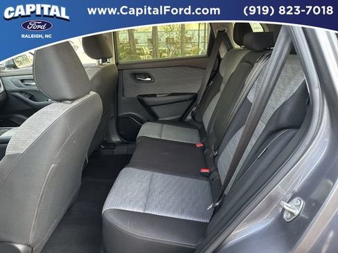 Used 2023 Nissan Rogue SV image 16