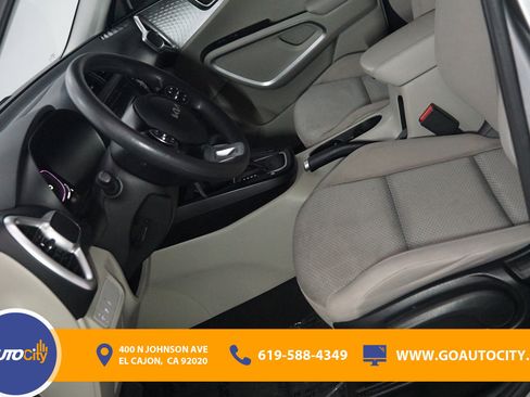 Used 2023 Kia Soul LX w/ LX Technology Package image 17