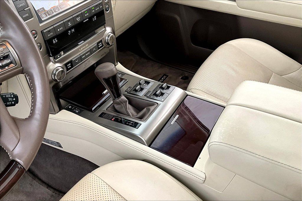Used 2018 Lexus GX 460 Luxury w/ Preferred Accessory Package AWD/4WD image 16
