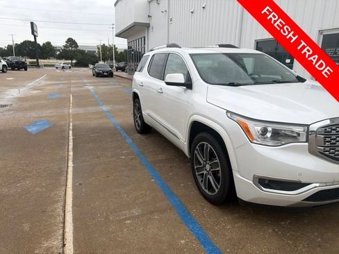 Used 2019 GMC Acadia Denali w/ Technology Package FWD image 1