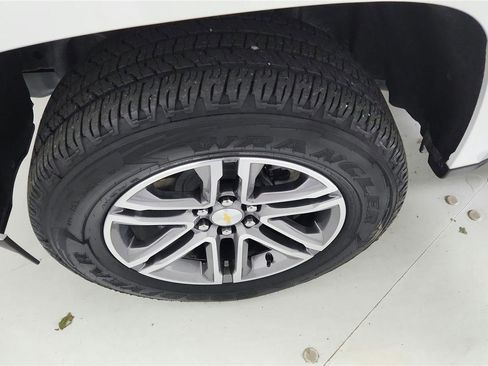 Used 2022 Chevrolet Colorado LT w/ LT Convenience Package image 44