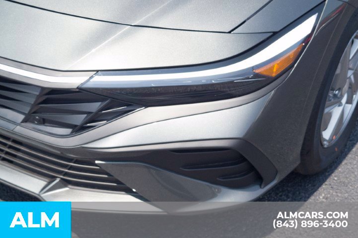 Used 2026 Hyundai Elantra SE FWD image 10
