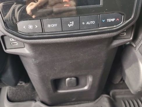 Used 2025 Toyota Grand Highlander AWD image 16