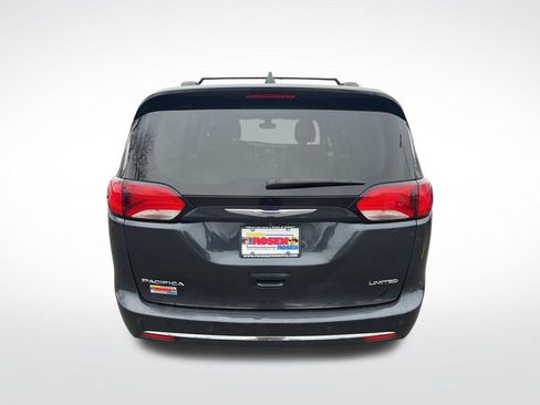 Used 2020 Chrysler Pacifica Limited FWD image 41