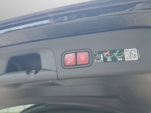 Certified 2026 Mercedes-Benz GLS 450 4MATIC image 38