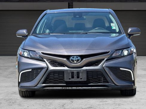 Used 2024 Toyota Camry SE FWD image 10
