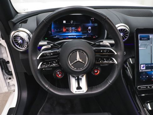 Used 2023 Mercedes-Benz SL 63 AMG 4MATIC image 30