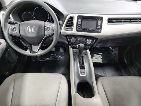 Used 2021 Honda HR-V LX image 2