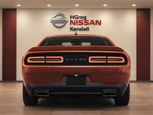 Used 2021 Dodge Challenger SXT image 6