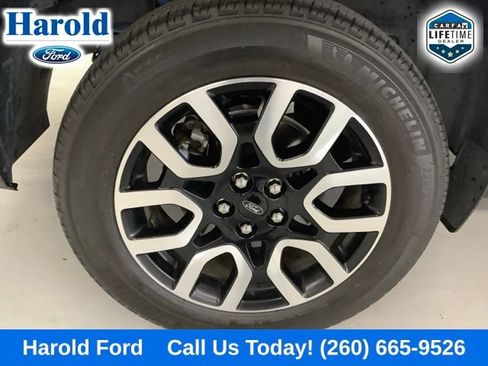 Used 2023 Ford Maverick Lariat FWD image 8