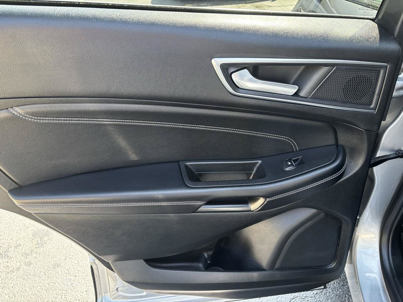 Used 2022 Ford Edge Titanium AWD/4WD image 19