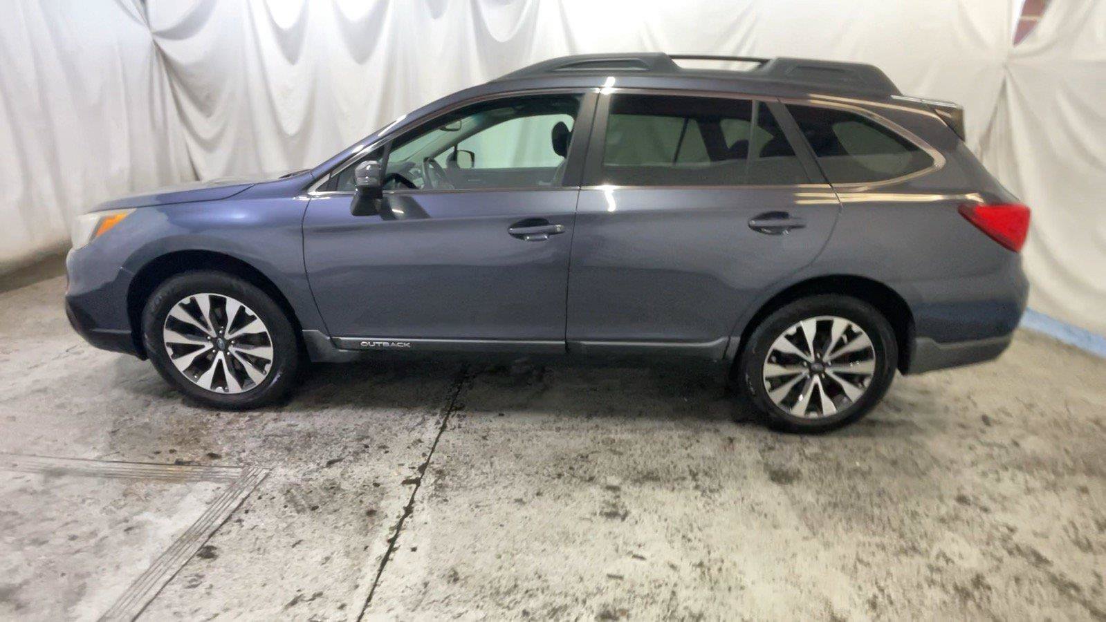 Used 2016 Subaru Outback 3.6R Limited AWD/4WD image 13