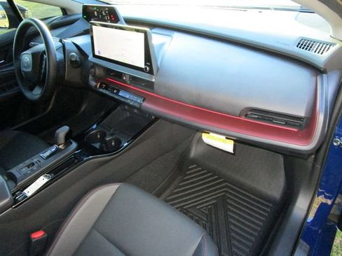 Used 2026 Toyota Prius Plug-In Hybrid FWD image 22