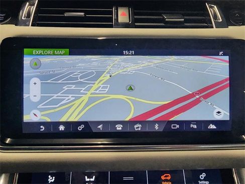 Used 2022 Land Rover Range Rover Sport SVR image 17