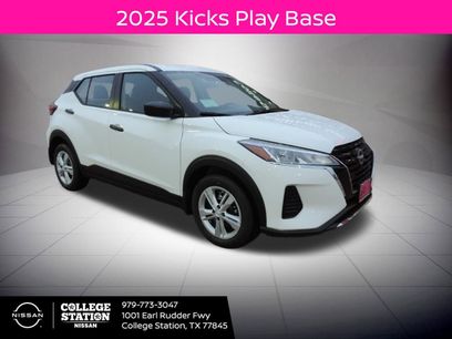 New 2025 Nissan Kicks S