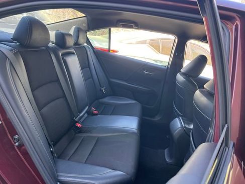 Used 2017 Honda Accord Sport image 25