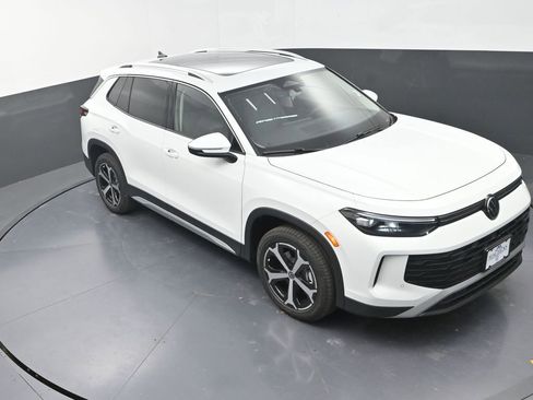 New 2026 Volkswagen Tiguan SE AWD/4WD image 13