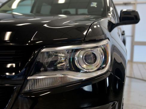 Used 2020 Chevrolet Colorado Z71 w/ Z71 Midnight Edition image 11