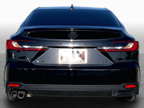 Used 2025 Toyota Camry SE w/ Convenience Package FWD image 5