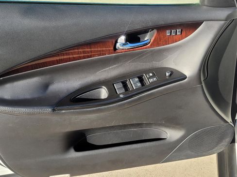 Used 2017 INFINITI QX50 2WD w/ Premium Plus Package image 4