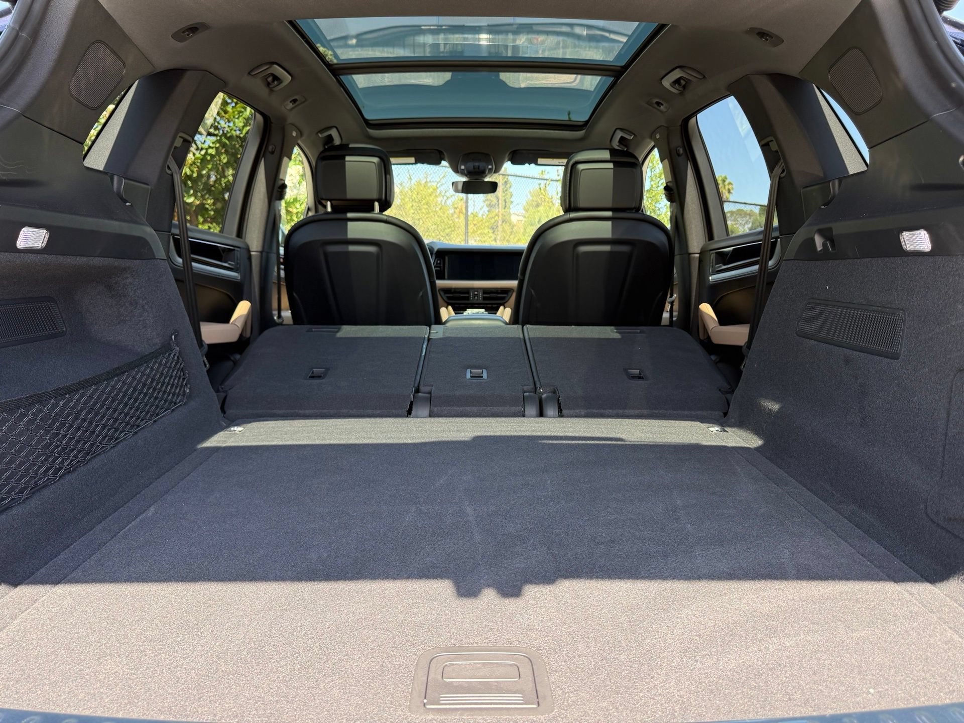 Certified 2024 Porsche Cayenne AWD/4WD image 34