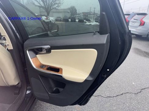 Used 2017 Volvo XC60 T6 Inscription w/ Preferred Option Package image 10