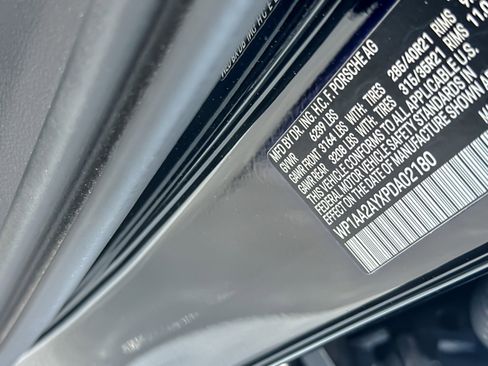 Certified 2023 Porsche Cayenne Platinum Edition image 28