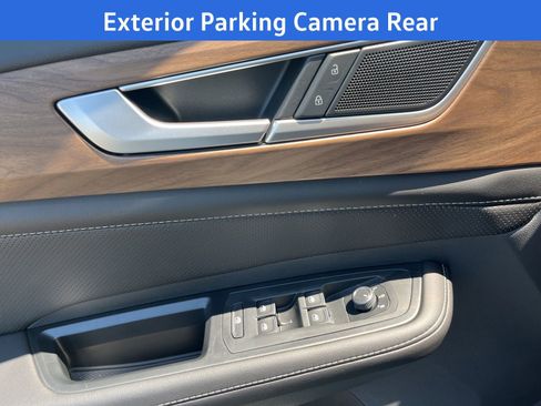 New 2026 Volkswagen Atlas SE FWD image 8