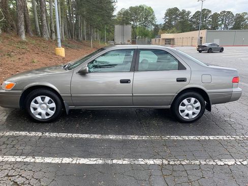 Used 2001 Toyota Camry LE FWD image 2
