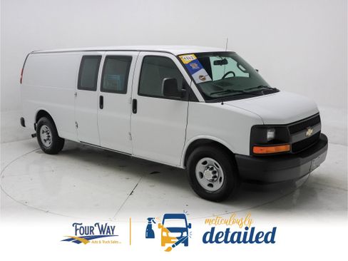 Used 2017 Chevrolet Express 2500 Extended image 2
