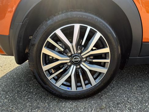 Used 2023 Nissan Kicks SV FWD image 6
