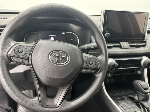 Used 2025 Toyota RAV4 LE AWD/4WD image 22