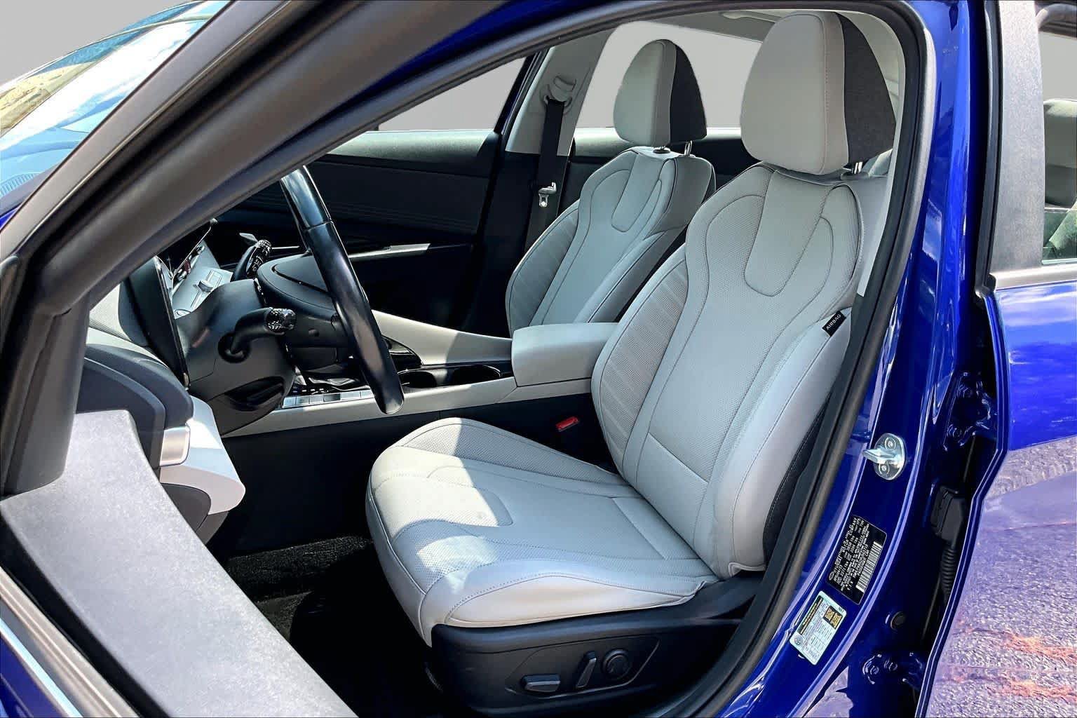 Used 2023 Hyundai Elantra Limited FWD image 8